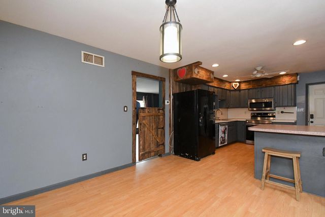 87 HELLBERG AVE, Chalfont, PA 18914