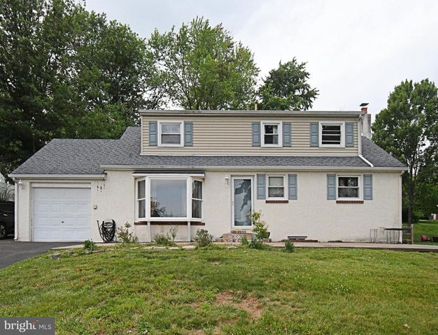 87 HELLBERG AVE, Chalfont, PA 18914