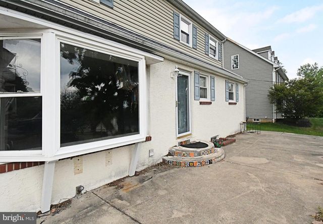 87 HELLBERG AVE, Chalfont, PA 18914