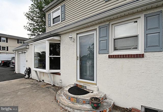 87 HELLBERG AVE, Chalfont, PA 18914