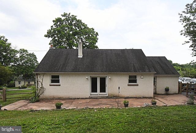 87 HELLBERG AVE, Chalfont, PA 18914