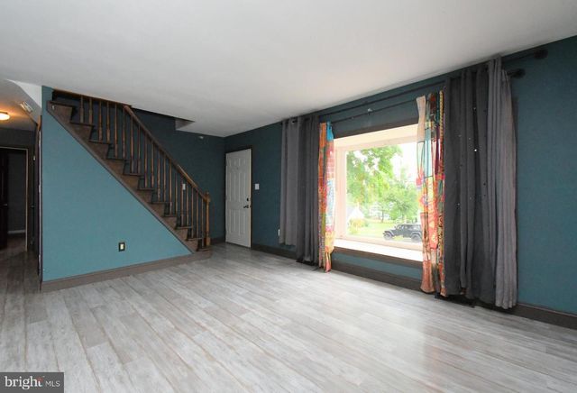 87 HELLBERG AVE, Chalfont, PA 18914