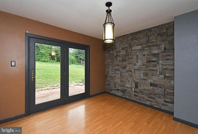87 HELLBERG AVE, Chalfont, PA 18914