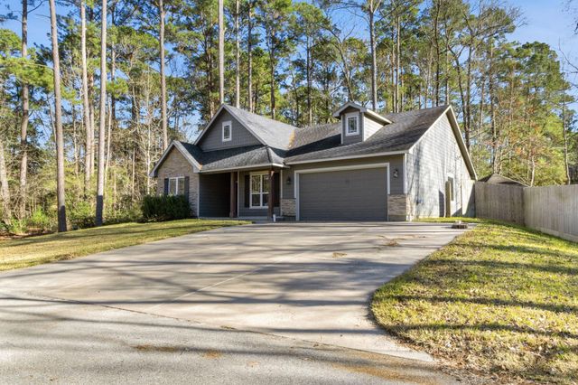 30 Beachwood Way, Coldspring, TX 77331