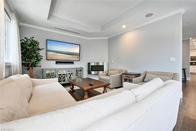 433 5th ST S, Naples, FL 34102