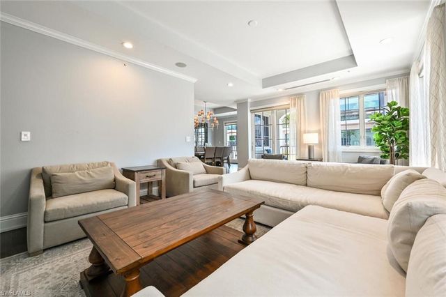 433 5th ST S, Naples, FL 34102