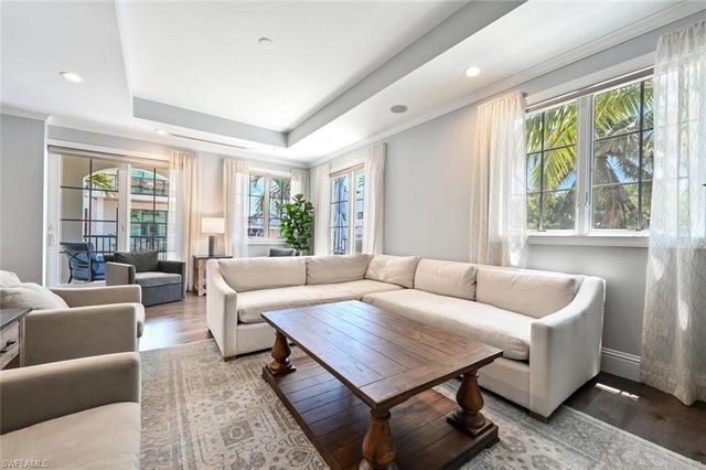 433 5th ST S, Naples, FL 34102