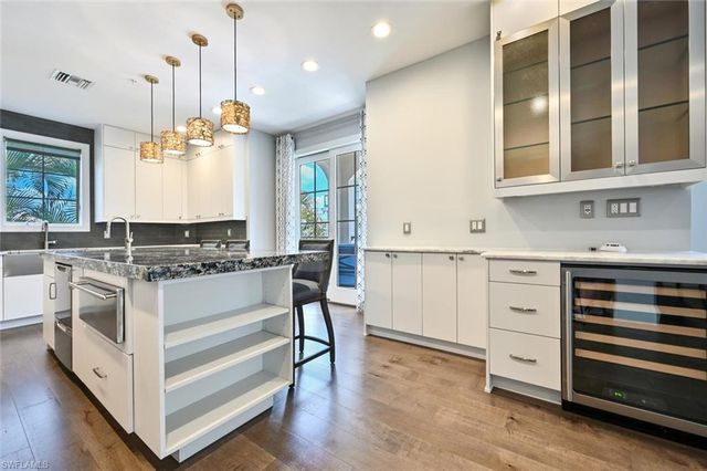 433 5th ST S, Naples, FL 34102