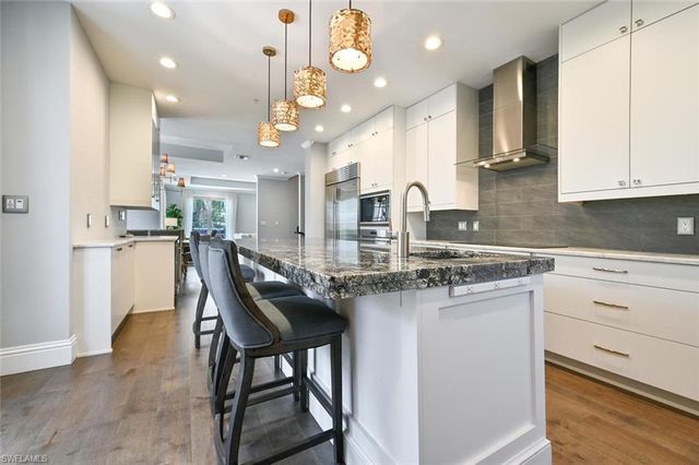 433 5th ST S, Naples, FL 34102