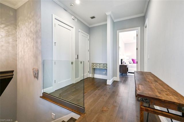 433 5th ST S, Naples, FL 34102