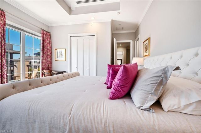 433 5th ST S, Naples, FL 34102