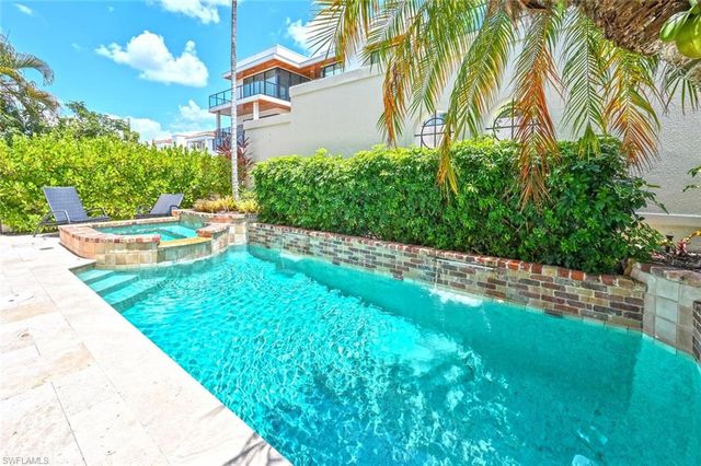 433 5th ST S, Naples, FL 34102