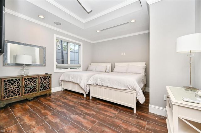 433 5th ST S, Naples, FL 34102