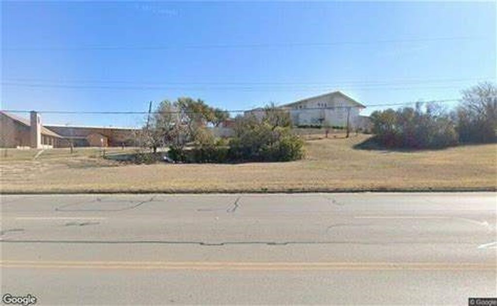 2101 Mitchell Boulevard, Fort Worth, TX 76105
