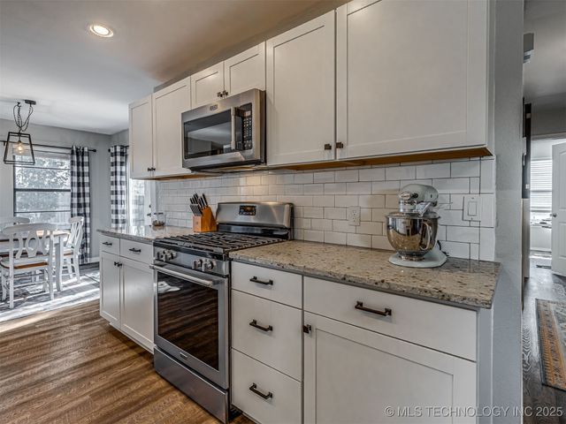 2705 W Laredo Street, Broken Arrow, OK 74012