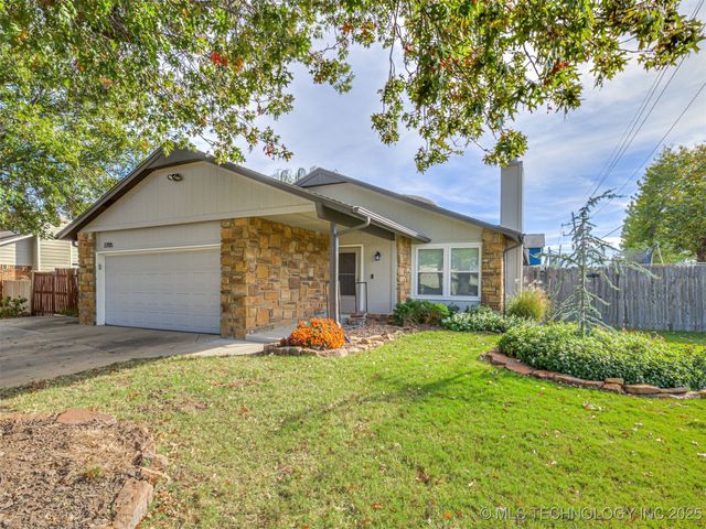 2705 W Laredo Street, Broken Arrow, OK 74012