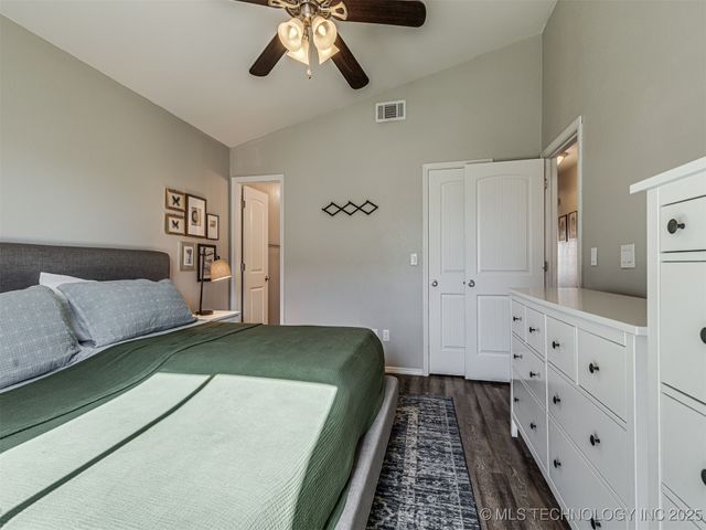 2705 W Laredo Street, Broken Arrow, OK 74012