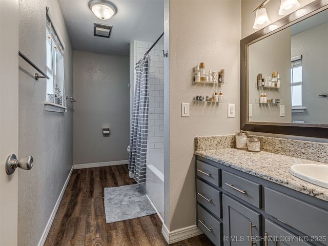 2705 W Laredo Street, Broken Arrow, OK 74012