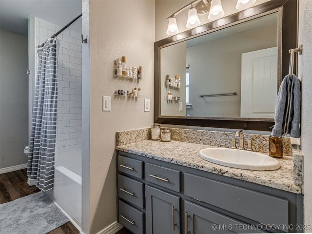 2705 W Laredo Street, Broken Arrow, OK 74012