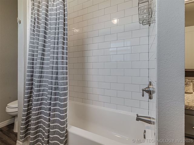 2705 W Laredo Street, Broken Arrow, OK 74012