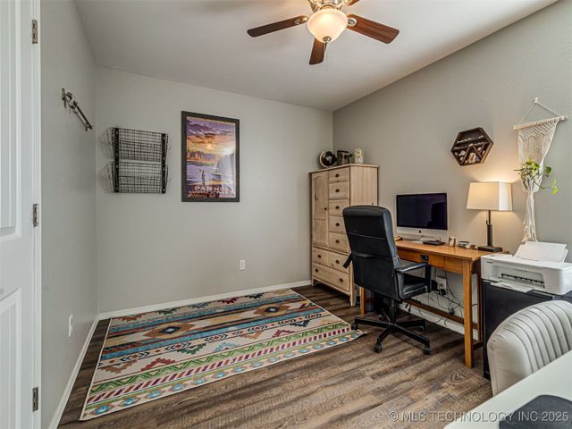 2705 W Laredo Street, Broken Arrow, OK 74012