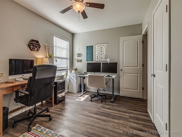 2705 W Laredo Street, Broken Arrow, OK 74012