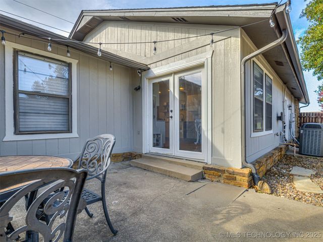 2705 W Laredo Street, Broken Arrow, OK 74012