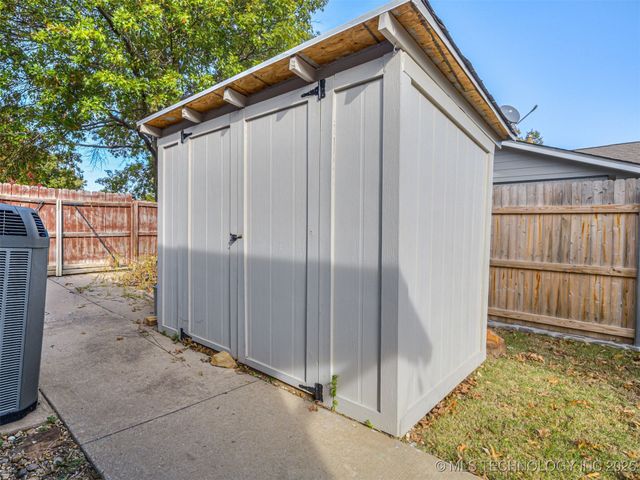2705 W Laredo Street, Broken Arrow, OK 74012