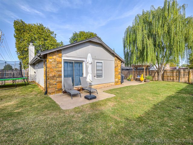 2705 W Laredo Street, Broken Arrow, OK 74012