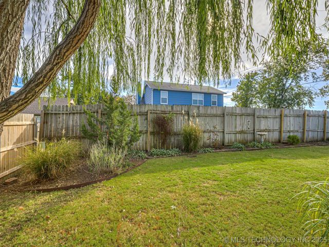 2705 W Laredo Street, Broken Arrow, OK 74012