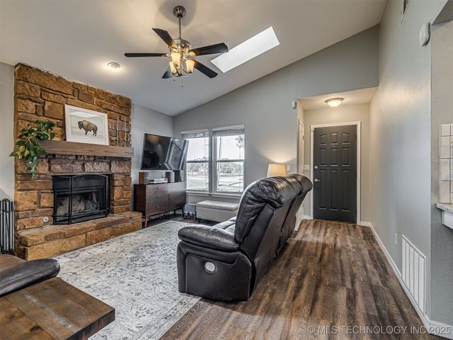 2705 W Laredo Street, Broken Arrow, OK 74012