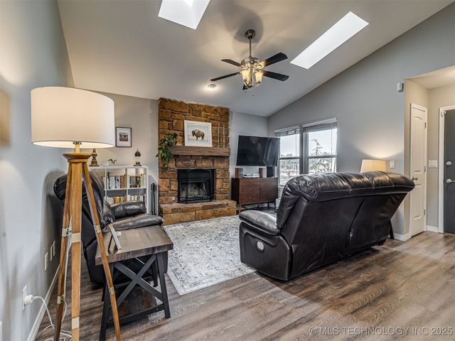 2705 W Laredo Street, Broken Arrow, OK 74012