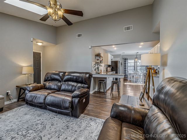 2705 W Laredo Street, Broken Arrow, OK 74012