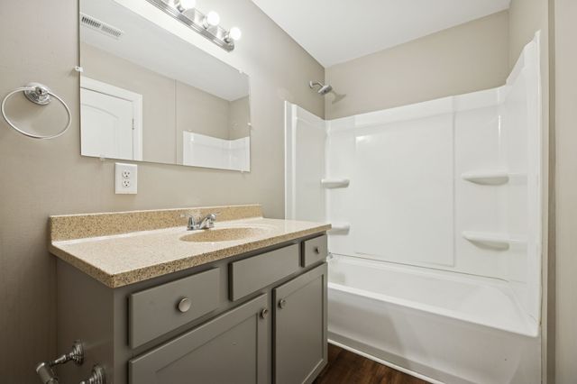 801 Poplar Ave, Springfield, TN 37172