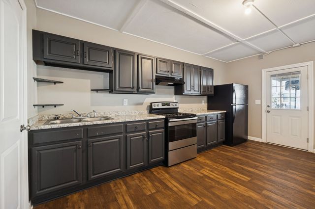 801 Poplar Ave, Springfield, TN 37172