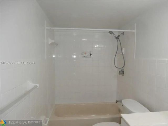 7830 NW 33rd Street 206, Davie, FL 33024