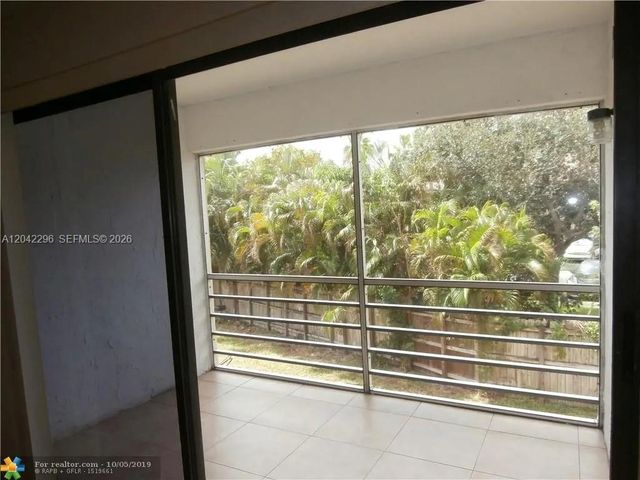7830 NW 33rd Street 206, Davie, FL 33024