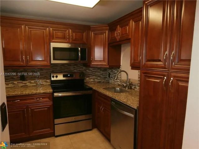 7830 NW 33rd Street 206, Davie, FL 33024