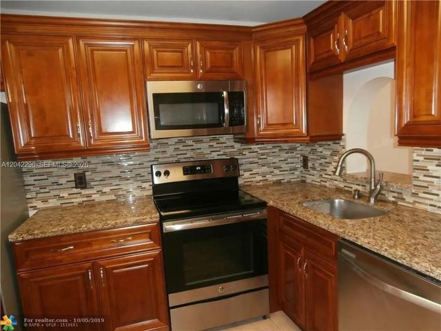 7830 NW 33rd Street 206, Davie, FL 33024