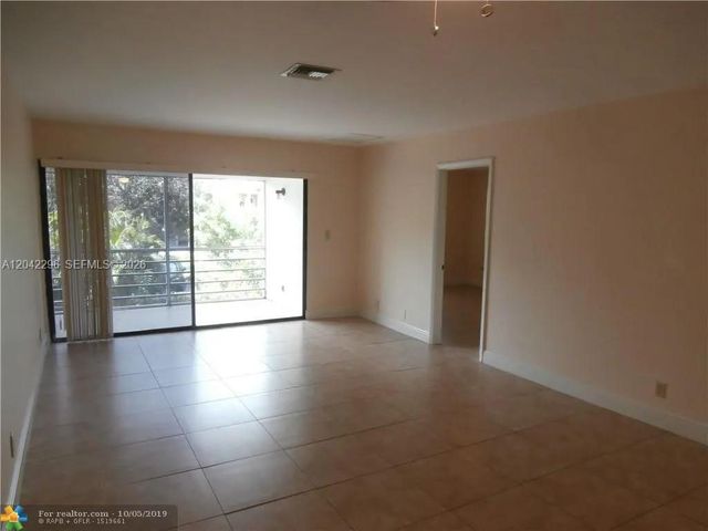 7830 NW 33rd Street 206, Davie, FL 33024