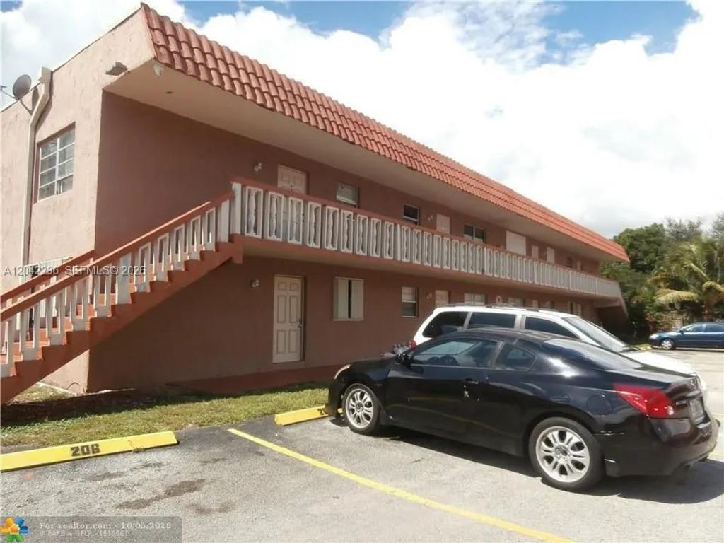 7830 NW 33rd Street 206, Davie, FL 33024