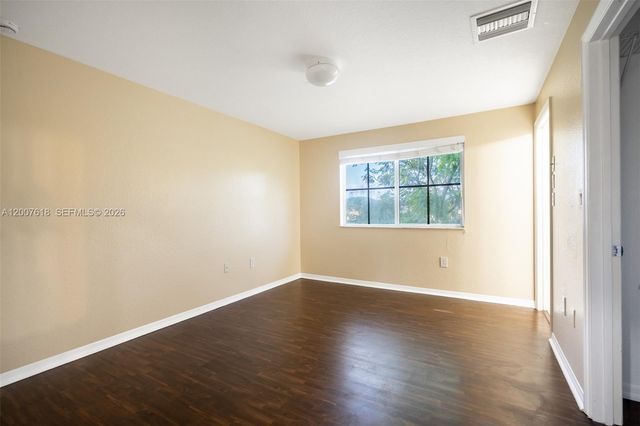 6051 SW 19th Pl, North Lauderdale, FL 33068