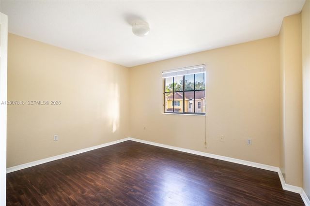 6051 SW 19th Pl, North Lauderdale, FL 33068