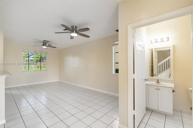 6051 SW 19th Pl, North Lauderdale, FL 33068