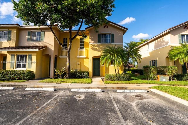 6051 SW 19th Pl, North Lauderdale, FL 33068