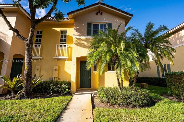 6051 SW 19th Pl, North Lauderdale, FL 33068