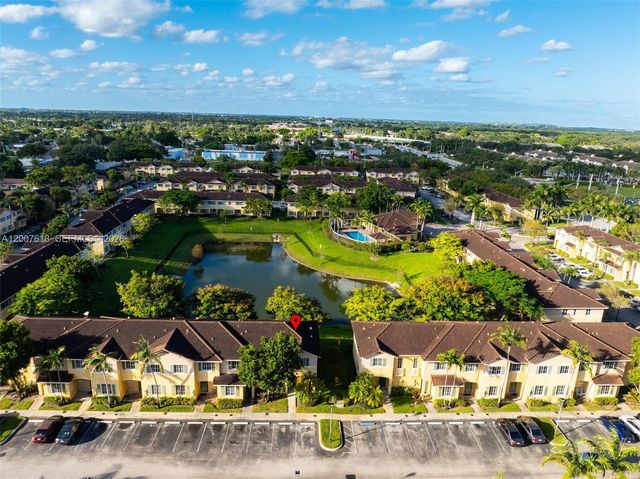 6051 SW 19th Pl, North Lauderdale, FL 33068