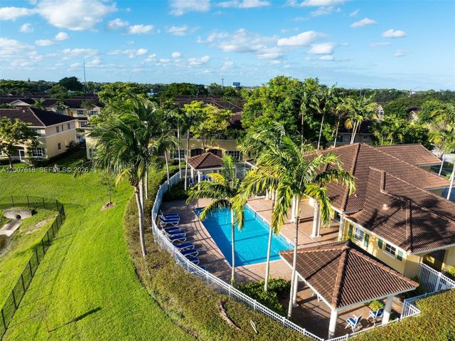 6051 SW 19th Pl, North Lauderdale, FL 33068