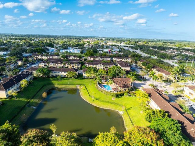 6051 SW 19th Pl, North Lauderdale, FL 33068