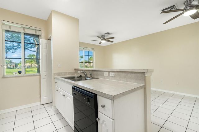 6051 SW 19th Pl, North Lauderdale, FL 33068